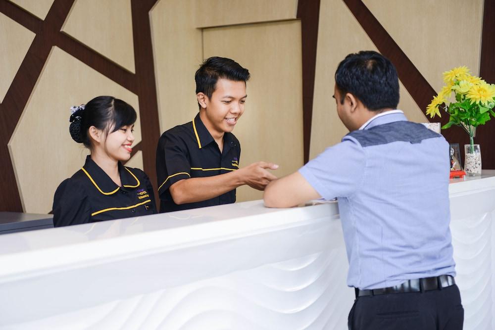 Midtown Xpress Sampit - Kalimantan Tengah Extérieur photo