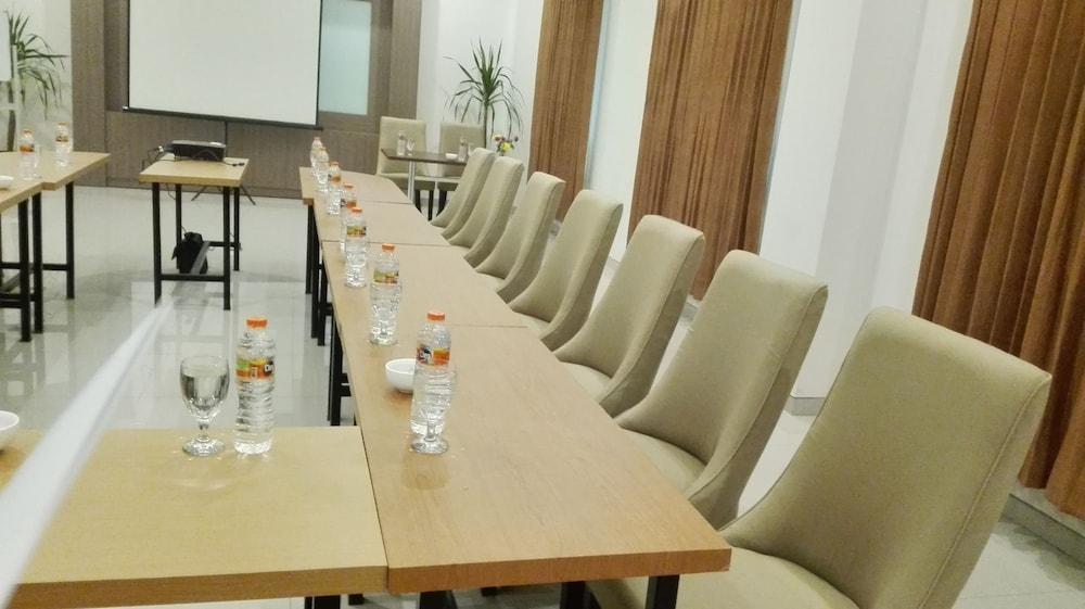 Midtown Xpress Sampit - Kalimantan Tengah Extérieur photo